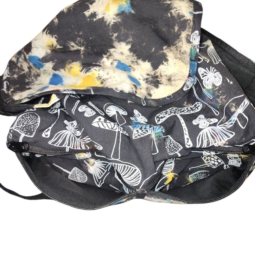 Illustrated Mushroom Tie Dye Backpack bought from Earthbound Trading Company NWT - Picture 8 of 9